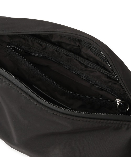 ADAM ET ROPE'（アダムエロペ）の「ミニボディーバッグ/撥水（ボディバッグ/ウエストポーチ・レディース・ブラック・FREE）」の13枚目の写真