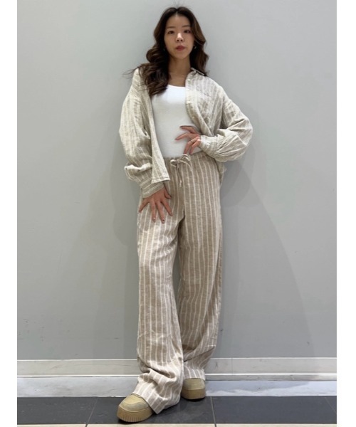 GAP(ギャップ)の「リラックスフィット リネンブレンド ワイドパンツ(その他パンツ・レディース・ベージュ/ナチュラル/ピンク/ブラック・XS/S/L/M/XXS)」の5枚目の写真