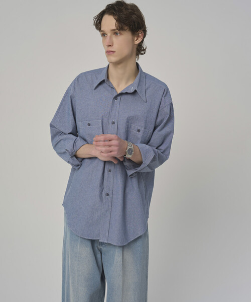 Firsthand(ファーストハンド)の「Firsthand/ファーストハンド ビッグシルエット レギュラーカラー シャンブレー ワークシャツ(シャツ/ブラウス・メンズ・ホワイト/ブルー・LARGE/MEDIUM)」の4枚目の写真