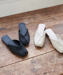 merrylatte（メリーラテ）の「Vカットスクエアトゥミュール【IROHANI】（サンダル）」