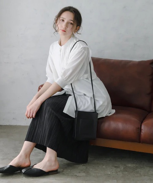 merrylatte（メリーラテ）の「Vカットスクエアトゥミュール【IROHANI】（サンダル・レディース・ブラック/アイボリー・24.5/24/23/22.5）」の4枚目の写真