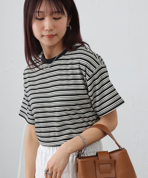COLONY 2139(コロニートゥーワンスリーナイン)の「マルチボーダークロップドTシャツ(Tシャツ/カットソー・レディース・グレー/ブラック・FREE)」の4枚目の写真