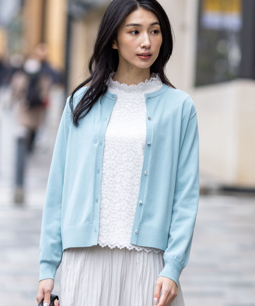 A/C DESIGN BY ALPHA CUBIC（エーシーデザインバイアルファキュービック）の「クルーネックニットカーディガン【洗える・パステルカラー】（カーディガン/ボレロ・レディース・イエロー/ライトグレー/ピンク/グリーン・M/L）」の3枚目の写真