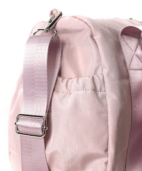 MASMARULEZ（マスマルールズ）の「[INT][POUCH SET] glossy shoulder duffel bag _ Lilac pink（ボストンバッグ・レディース・その他・FREE）」の19枚目の写真