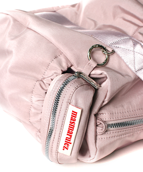 MASMARULEZ（マスマルールズ）の「[INT][POUCH SET] glossy shoulder duffel bag _ Lilac pink（ボストンバッグ・レディース・その他・FREE）」の20枚目の写真