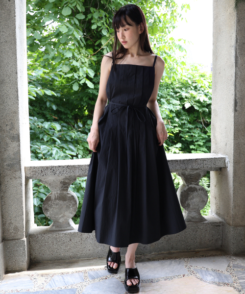 PAUL&ALICE(ポール&アリス)の「PLEATS CAMISOLE DRESS / BLACK(ワンピース・レディース・ブラック・FREE)」の3枚目の写真