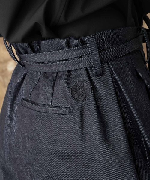 HARE（ハレ）の「【NARRIL】Judo-Style Sculpted Pants（デニムパンツ・メンズ・ブラック/ネイビー・MEDIUM/SMALL）」の11枚目の写真