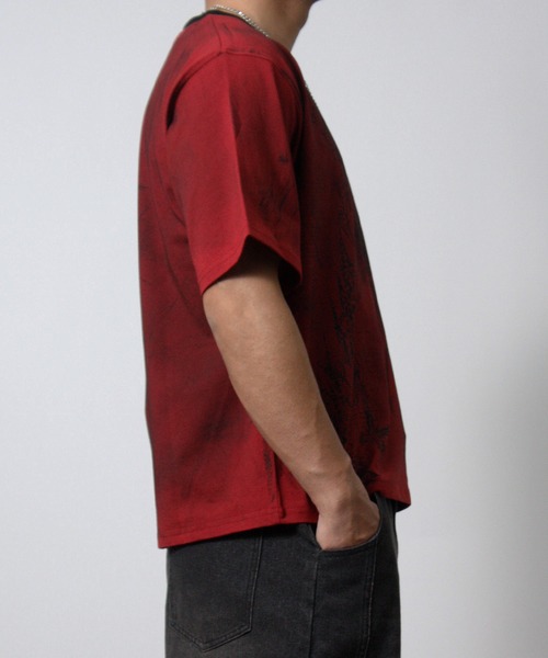 NYLAUS（ナイラス）の「【NYS】トライバルデザイン グランジ ペイント加工 ショート丈 半袖Tシャツ（Tシャツ/カットソー・メンズ・ブラック/ライトベージュ/ワインレッド・L/M）」の6枚目の写真