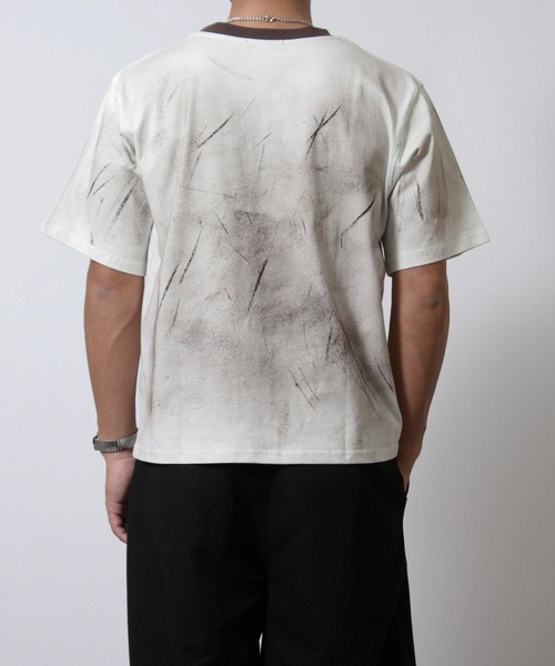 NYLAUS（ナイラス）の「【NYS】トライバルデザイン グランジ ペイント加工 ショート丈 半袖Tシャツ（Tシャツ/カットソー・メンズ・ブラック/ライトベージュ/ワインレッド・L/M）」の11枚目の写真