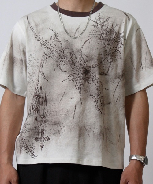 NYLAUS（ナイラス）の「【NYS】トライバルデザイン グランジ ペイント加工 ショート丈 半袖Tシャツ（Tシャツ/カットソー・メンズ・ブラック/ライトベージュ/ワインレッド・L/M）」の9枚目の写真