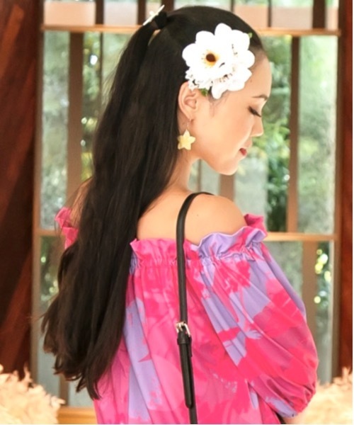 Maunaloa（マウナロア）の「【Maunaloa】プルメリアシェルピアス（ピアス（両耳用）・レディース・イエロー/ホワイト/ブラック・FREE）」の8枚目の写真