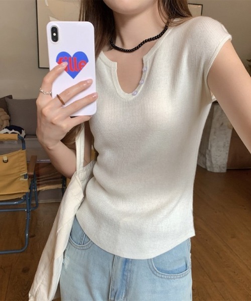 Ritzy(リッツィー)の「無地ヘンリーネック フレンチスリーブリブニット(Tシャツ/カットソー・レディース・ホワイト/グレー/ブラック/ピンク・FREE)」の8枚目の写真