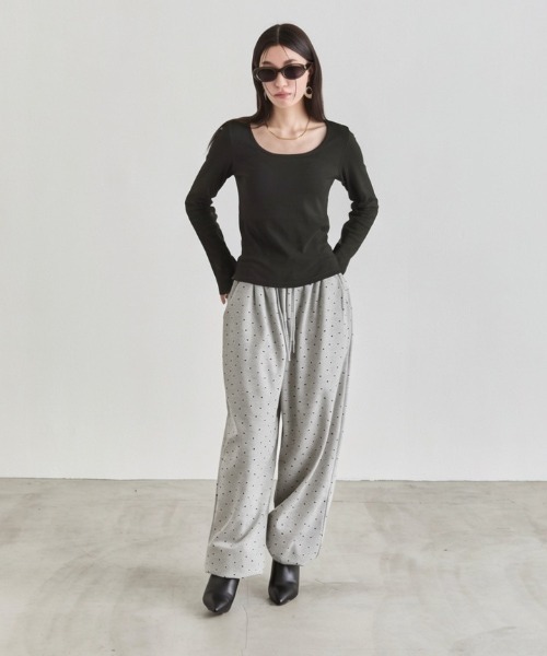 NUJOH（ヌゾ）の「U-Neck Basic Long Sleeve Top / Uネックベーシックロングスリーブトップス（Tシャツ/カットソー・レディース・ネイビー/モカ/グレー/ブラック/アイボリー・FREE）」の12枚目の写真