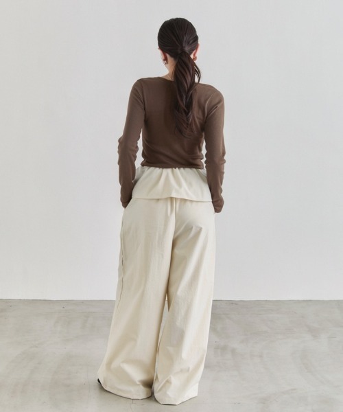 NUJOH（ヌゾ）の「U-Neck Basic Long Sleeve Top / Uネックベーシックロングスリーブトップス（Tシャツ/カットソー・レディース・ネイビー/モカ/グレー/ブラック/アイボリー・FREE）」の19枚目の写真