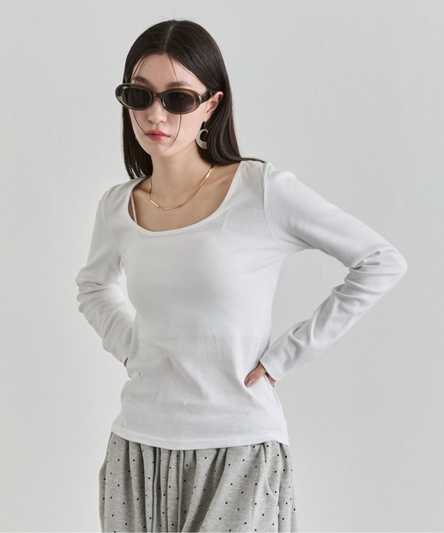 NUJOH(ヌゾ)の「U-Neck Basic Long Sleeve Top / Uネックベーシックロングスリーブトップス(Tシャツ/カットソー・レディース・ネイビー/モカ/グレー/ブラック/アイボリー・FREE)」の12枚目の写真