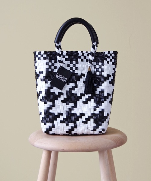 WOVEN(ウーヴン)の「WOVEN (ウーヴン) / メキシコ製 ミニバッグ メルカドバッグ かごバッグ レザーハンドル(かごバッグ・レディース・ブラック系その他/グリーン/ブラック×ゴールド/ブラック×ホワイト/ゴールド/ネイビー/ブラック/シルバー・FREE)」の2枚目の写真