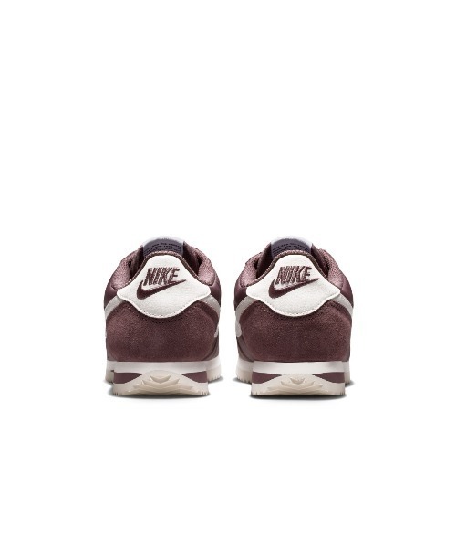 NIKE(ナイキ)の「NIKE W Cortez Textile(ナイキ コルテッツ テキスタイル)(スニーカー・レディース・ブラウン系・29cm/28.5cm/28cm/27.5cm/27cm/26.5cm/26cm/25.5cm/25cm/24.5cm/24cm/23.5cm/23cm)」の7枚目の写真