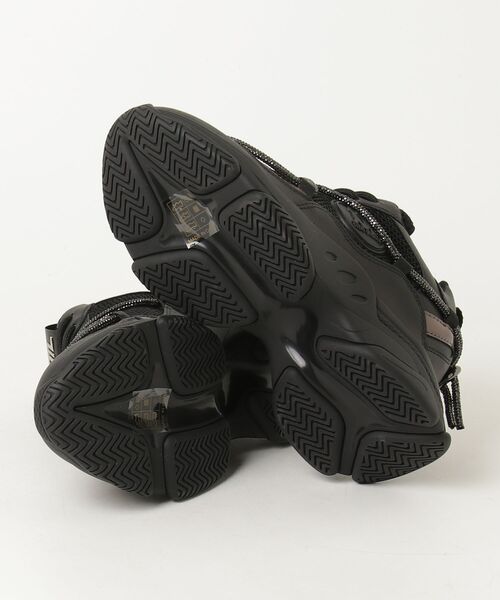STEVE MADDEN(スティーブマデン)の「STEVE MADDEN スティーブマデン MOTOCROSS-XS ボリュームスニーカー(スニーカー・レディース・ホワイト/ブラック×ホワイト・23.0cm/23.5cm/24.0cm/24.5cm/25.0cm)」の3枚目の写真