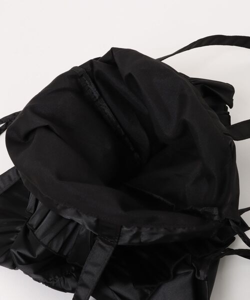Heather(ヘザー)の「2WAYサテンナップザック 664022(バックパック/リュック・レディース・アイボリー/ブラック・ONE SIZE)」の5枚目の写真