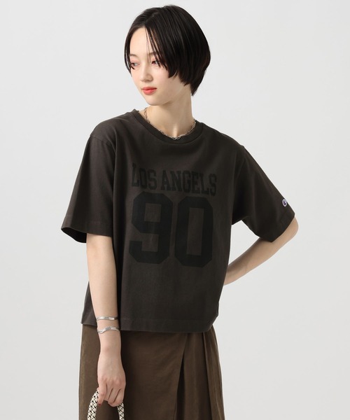 Champion(チャンピオン)の「【Champion(チャンピオン)】別注フロントロゴTシャツ(Tシャツ/カットソー・レディース・ブラック/ブラウン/ベージュ/ネイビー・FREE)」の1枚目の写真