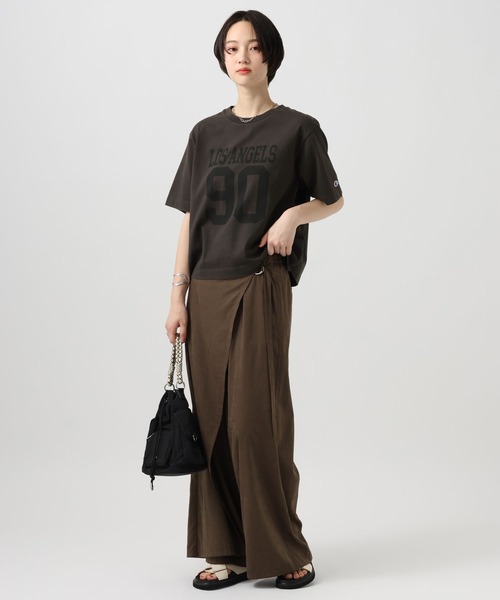 Champion(チャンピオン)の「【Champion(チャンピオン)】別注フロントロゴTシャツ(Tシャツ/カットソー・レディース・ブラック/ブラウン/ベージュ/ネイビー・FREE)」の9枚目の写真