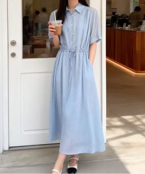 FINEnough(ファインナフ)の「小花柄シャツ衿ロングワンピース(ワンピース・レディース・ホワイト/サックスブルー/ブラック・FREE)」の1枚目の写真