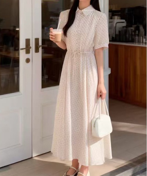 FINEnough(ファインナフ)の「小花柄シャツ衿ロングワンピース(ワンピース・レディース・ホワイト/サックスブルー/ブラック・FREE)」の4枚目の写真