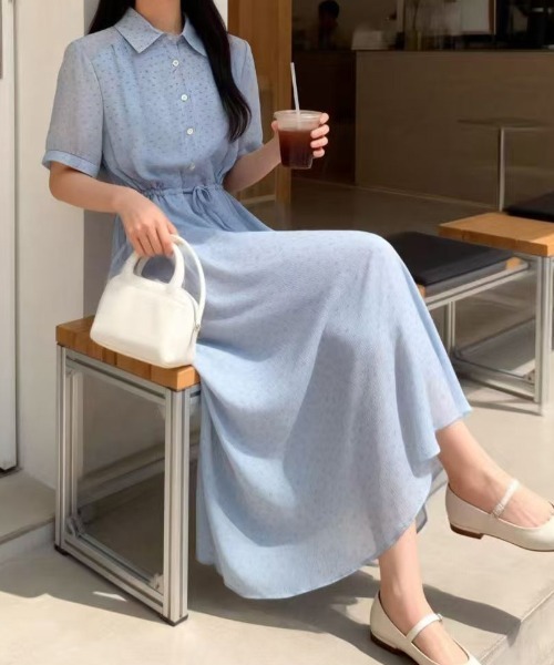 FINEnough(ファインナフ)の「小花柄シャツ衿ロングワンピース(ワンピース・レディース・ホワイト/サックスブルー/ブラック・FREE)」の7枚目の写真