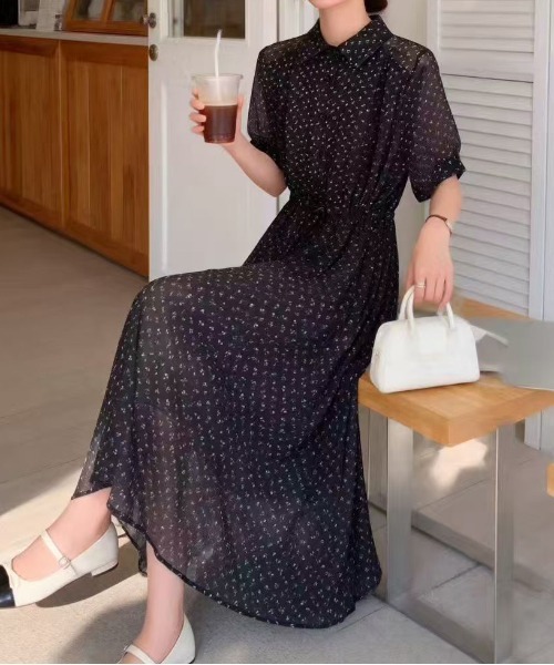 FINEnough(ファインナフ)の「小花柄シャツ衿ロングワンピース(ワンピース・レディース・ホワイト/サックスブルー/ブラック・FREE)」の9枚目の写真
