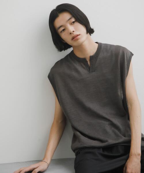 URBAN RESEARCH DOORS（アーバンリサーチドアーズ）の「Ramie High Gauge KnitVest（ベスト・メンズ・チャコールグレー/ブラウン・LARGE/MEDIUM）」の9枚目の写真