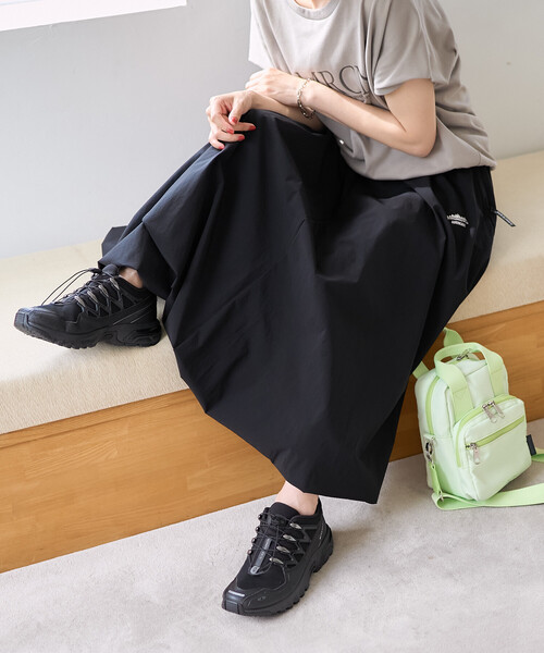 FREAK'S STORE（フリークスストア）の「Americana × THOUSAND MILE × FREAK'S STORE/アメリカーナ × サウザンドマイル 別注 フレンチスリーブTシャツ スカートセットアップ/ロゴTシャツ バルーンスカート セットアップ（セットアップ・レディース・ホワイト/チャコール/ダークグレー/ベージュ・ﾌﾘ-）」の16枚目の写真