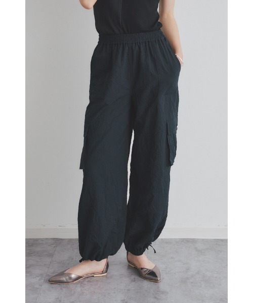 Muel Chic(ミュエルシック)の「Loose cargo pants ルーズカーゴパンツ(カーゴパンツ・レディース・ホワイト/ブラック/ベージュ系・FREE)」の1枚目の写真