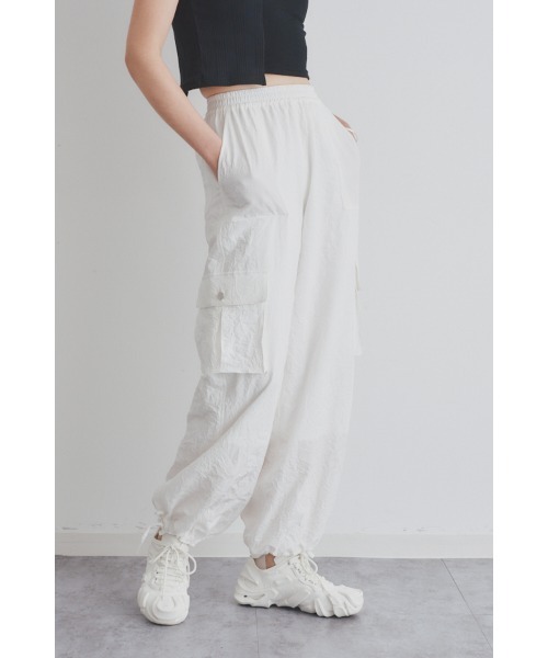 Muel Chic(ミュエルシック)の「Loose cargo pants ルーズカーゴパンツ(カーゴパンツ・レディース・ホワイト/ブラック/ベージュ系・FREE)」の13枚目の写真