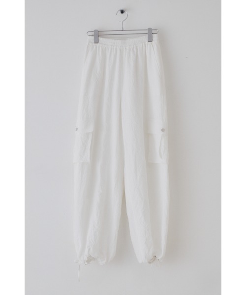 Muel Chic(ミュエルシック)の「Loose cargo pants ルーズカーゴパンツ(カーゴパンツ・レディース・ホワイト/ブラック/ベージュ系・FREE)」の8枚目の写真