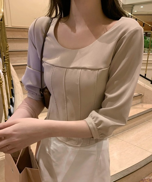 FAVORITO(ファヴォリート)の「Uネックシャツトップス(シャツ/ブラウス・レディース・ベージュ/ホワイト・F)」の19枚目の写真