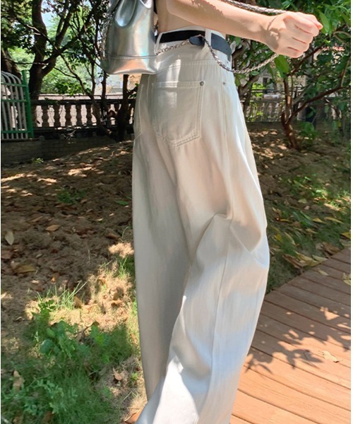 mielu(ミエル)の「タックデザインワイドデニム(デニムパンツ・レディース・ライトブルー/ベージュ/ホワイト・MEDIUM/LARGE)」の4枚目の写真