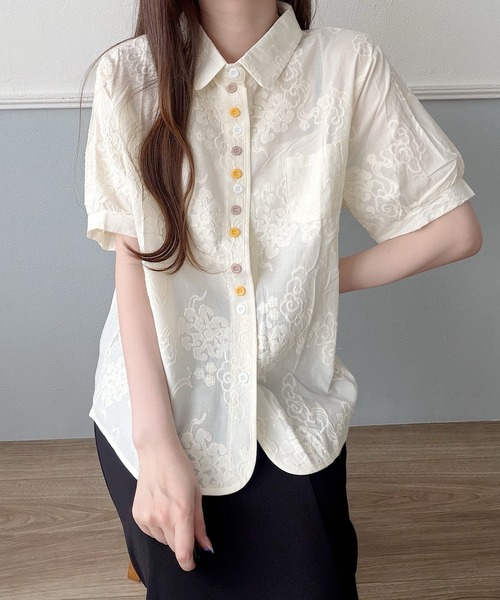 Nana(ナナ)の「カラフルボタン刺繍シャツ(シャツ/ブラウス・レディース・アイボリー/ホワイト・FREE)」の15枚目の写真
