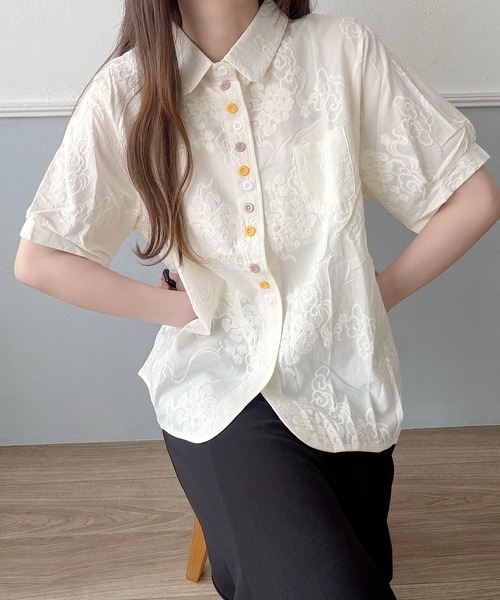 Nana(ナナ)の「カラフルボタン刺繍シャツ(シャツ/ブラウス・レディース・アイボリー/ホワイト・FREE)」の16枚目の写真