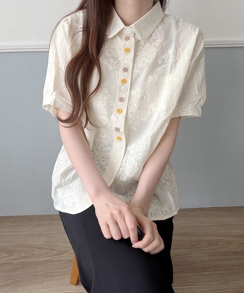 Nana(ナナ)の「カラフルボタン刺繍シャツ(シャツ/ブラウス・レディース・アイボリー/ホワイト・FREE)」の17枚目の写真