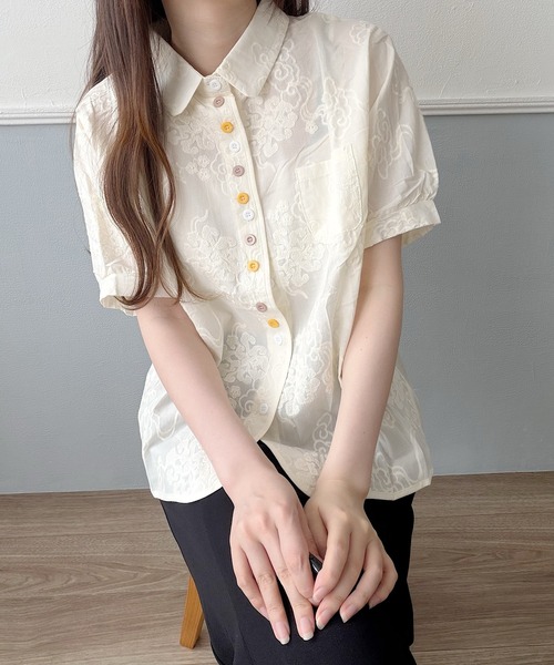 Nana(ナナ)の「カラフルボタン刺繍シャツ(シャツ/ブラウス・レディース・アイボリー/ホワイト・FREE)」の19枚目の写真