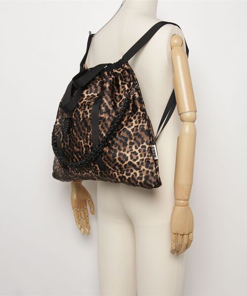 CONTROL FREAK / CTFK（コントロールフリーク）の「(CONTROL FREAK)NYLON 3WAY SQUARE TOTE LEOPARD（トートバッグ・レディース・ブラウン・ONE SIZE）」の2枚目の写真