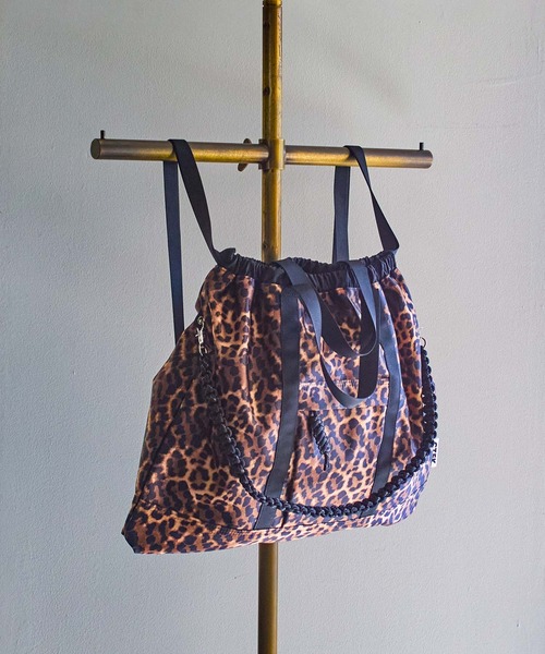CONTROL FREAK / CTFK（コントロールフリーク）の「(CONTROL FREAK)NYLON 3WAY SQUARE TOTE LEOPARD（トートバッグ・レディース・ブラウン・ONE SIZE）」の3枚目の写真