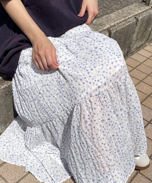 CRB(シーアールビー)の「柄ティアードロングスカート(スカート・レディース・ブラック×ホワイト/グリーン/ホワイト×ブラック/ブラック/オフホワイト・F)」の2枚目の写真