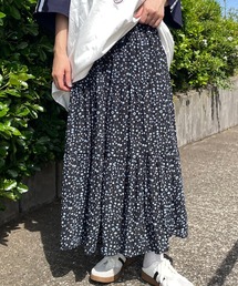 柄ティアードロングスカート
