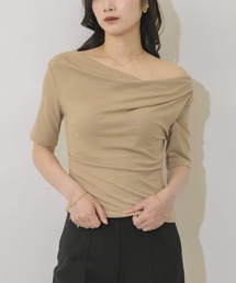 NEUNA（ヌナ）の「【税込3,960円？！ベストセラーアイテムから待望の半袖ver.が登場！】オフショルドレープカットトップス（Tシャツ/カットソー）」