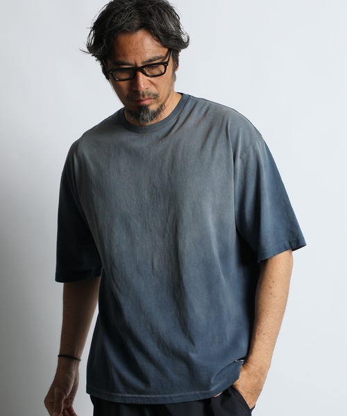Russell Athletic(ラッセルアスレティック)の「〔BLACK LABEL〕"A-PACK" RUSSELL ATHLETIC GARMENT DYE TEE :ラッセルアスレティック別注 ガーメントダイTEE / 製品染め / ヴィンテージ加工(Tシャツ/カットソー・メンズ・スミクロ/パープル/グレイッシュブルー・MEDIUM/X-LARGE/LARGE)」の1枚目の写真