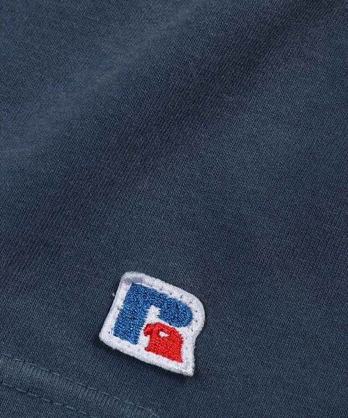 Russell Athletic(ラッセルアスレティック)の「〔BLACK LABEL〕"A-PACK" RUSSELL ATHLETIC GARMENT DYE TEE :ラッセルアスレティック別注 ガーメントダイTEE / 製品染め / ヴィンテージ加工(Tシャツ/カットソー・メンズ・スミクロ/パープル/グレイッシュブルー・MEDIUM/X-LARGE/LARGE)」の5枚目の写真