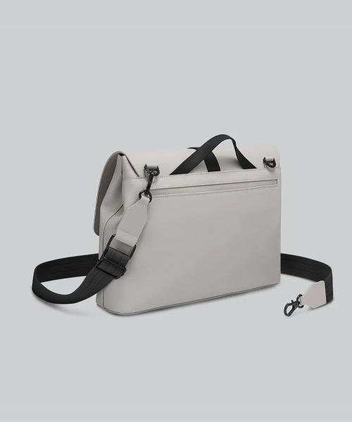 GASTON LUGA(ガストンルーガ)の「GASTON LUGA/ガストンルーガ/Splash Crossbody Large 14"(ボディバッグ/ウエストポーチ・レディース・ブラック/グレー/オリーブ・F)」の7枚目の写真