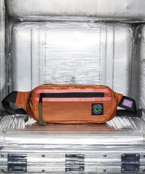 NATAL DESIGN(ネイタルデザイン)の「WINDRIP WAIST BAG(ボディバッグ/ウエストポーチ・メンズ・オレンジ/ブルー/イエロー・FREE)」の3枚目の写真