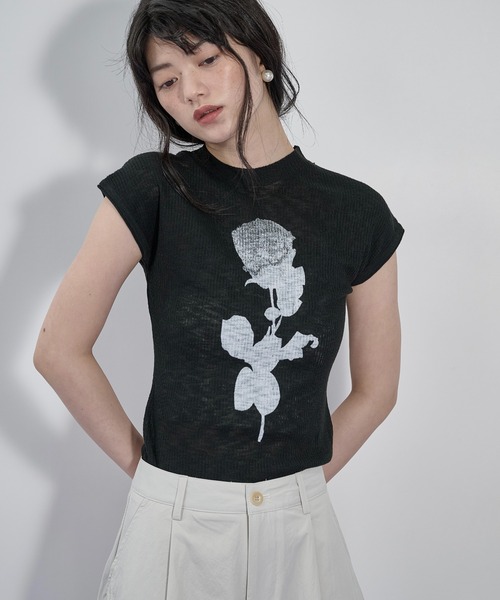 THE YOn(ザヨン)の「フラワープリントフレンチスリーブシアーニット(ニット/セーター・レディース・グレー/ブラック/アイボリー・FREE)」の21枚目の写真